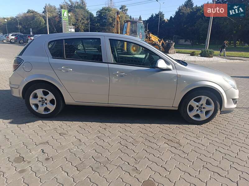 Хетчбек Opel Astra 2012 в Львові фото 7 Хетчбек Opel Astra 2012 в Львові