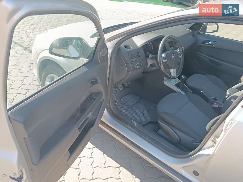 Хетчбек Opel Astra 2012 в Львові фото 16 Хетчбек Opel Astra 2012 в Львові