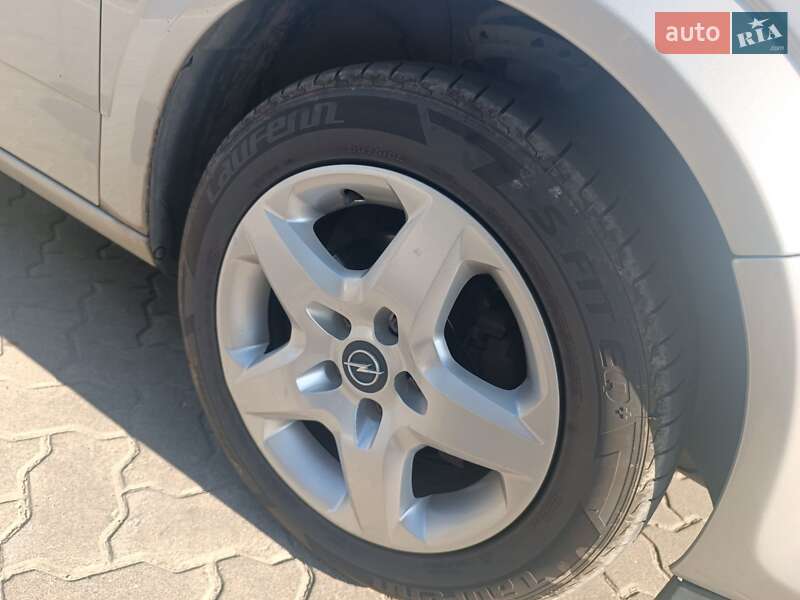 Хетчбек Opel Astra 2012 в Львові фото 18 Хетчбек Opel Astra 2012 в Львові