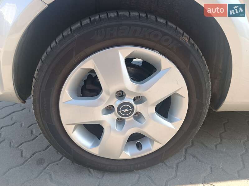 Хетчбек Opel Astra 2012 в Львові фото 24 Хетчбек Opel Astra 2012 в Львові