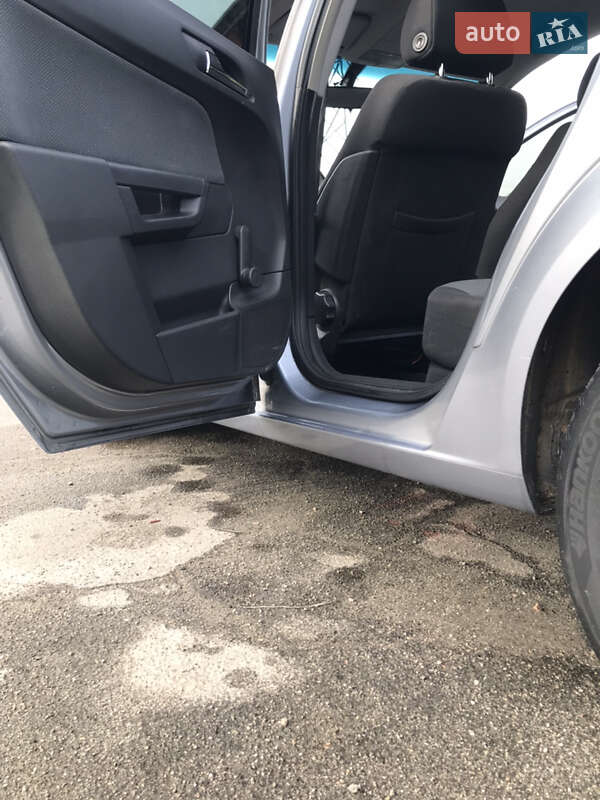 Хетчбек Opel Astra 2004 в Києві фото 12 Хетчбек Opel Astra 2004 в Києві