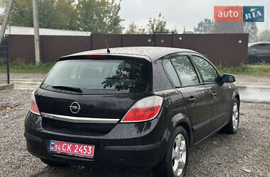 Хетчбек Opel Astra 2004 в  фото 11 Хетчбек Opel Astra 2004 в