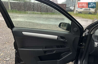 Хетчбек Opel Astra 2004 в  фото 23 Хетчбек Opel Astra 2004 в
