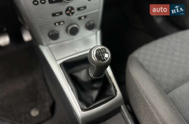Хетчбек Opel Astra 2004 в  фото 32 Хетчбек Opel Astra 2004 в