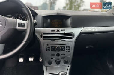 Хетчбек Opel Astra 2004 в  фото 33 Хетчбек Opel Astra 2004 в