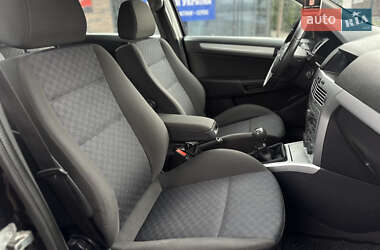 Хетчбек Opel Astra 2004 в  фото 45 Хетчбек Opel Astra 2004 в
