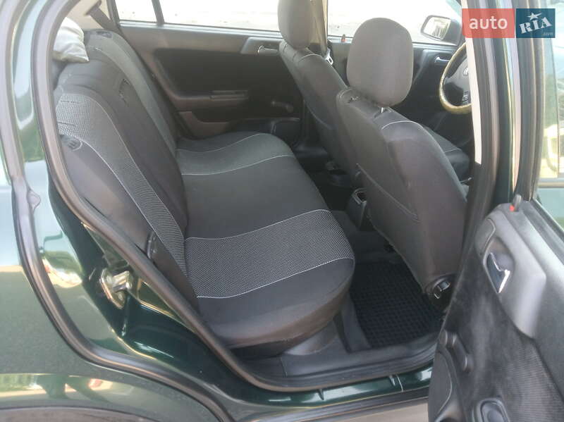 Седан Opel Astra 2000 в Броварах