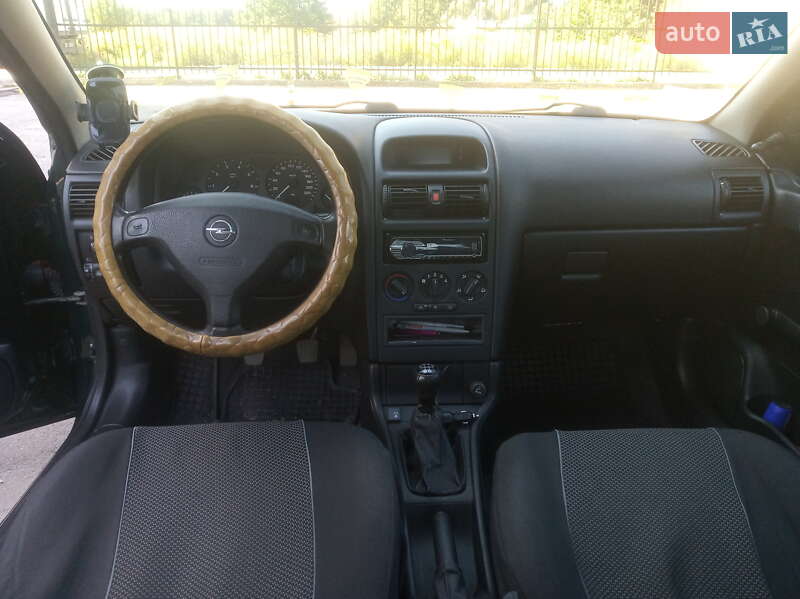 Седан Opel Astra 2000 в Броварах
