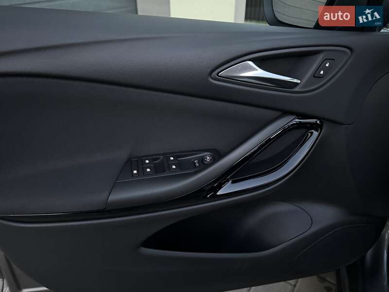 Хетчбек Opel Astra 2018 в Стрию