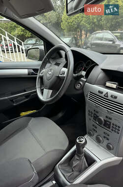 Универсал Opel Astra 2009 в 