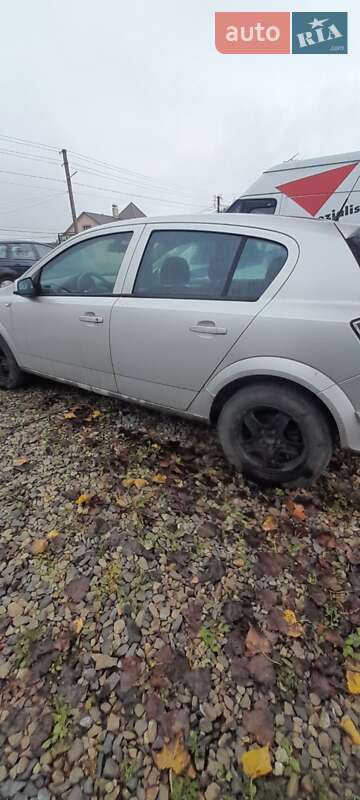 Хэтчбек Opel Astra 2009 в Брошневе-Осаде фото 3 Хэтчбек Opel Astra 2009 в Брошневе-Осаде