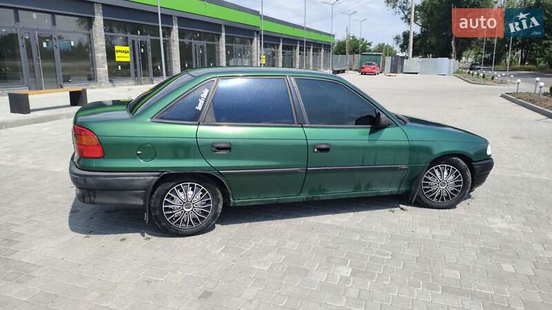Седан Opel Astra 1998 в Днепре фото 2 Седан Opel Astra 1998 в Днепре
