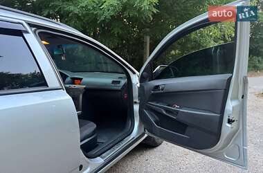 Универсал Opel Astra 2013 в 