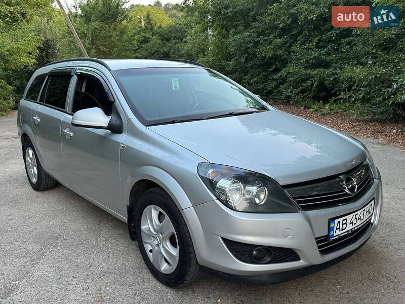 Универсал Opel Astra 2013 в Тульчине