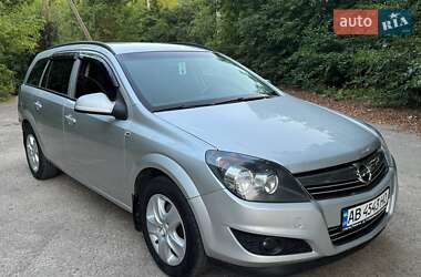 Универсал Opel Astra 2013 в 