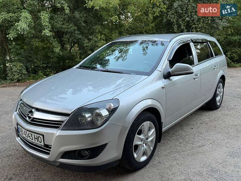 Универсал Opel Astra 2013 в Тульчине