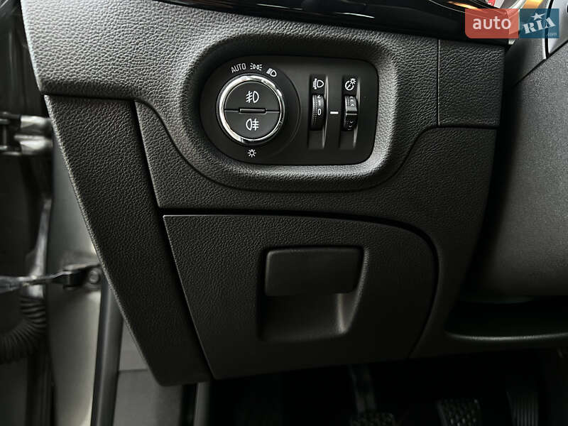 Хетчбек Opel Astra 2018 в Стрию