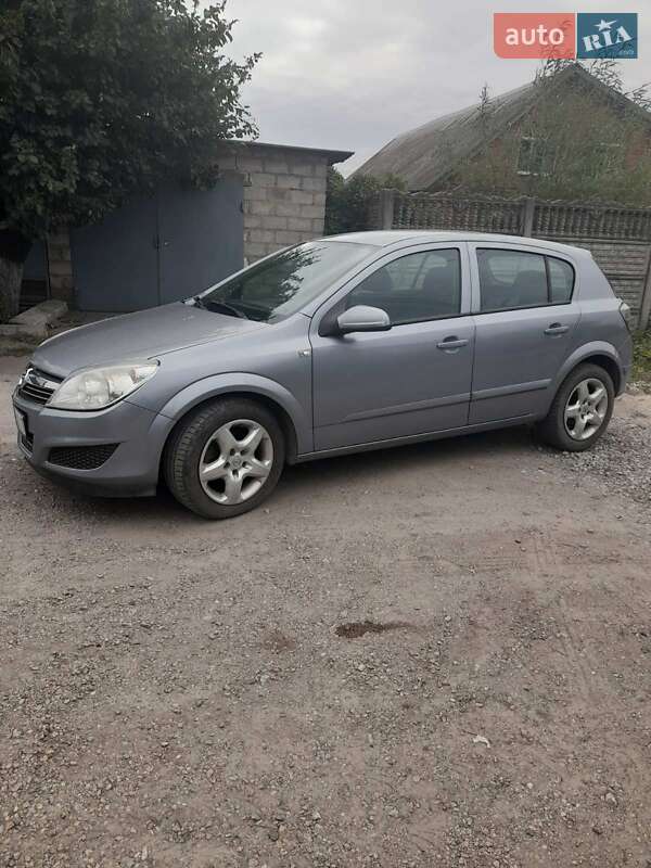 Хэтчбек Opel Astra 2007 в Запорожье
