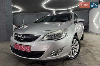 Хэтчбек Opel Astra 2010 в 