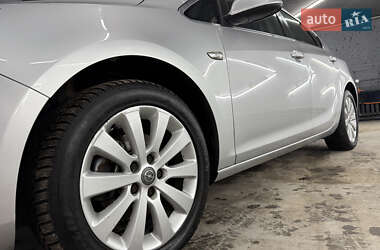 Хэтчбек Opel Astra 2010 в 