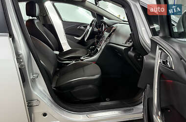 Хэтчбек Opel Astra 2010 в 