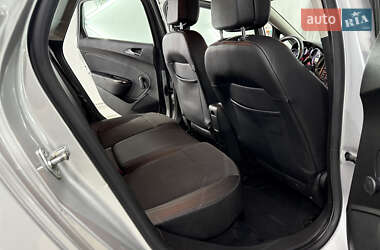 Хэтчбек Opel Astra 2010 в 