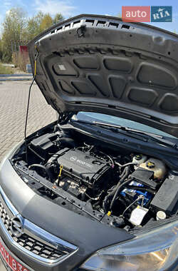 Универсал Opel Astra 2011 в 