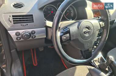 Хэтчбек Opel Astra 2008 в 