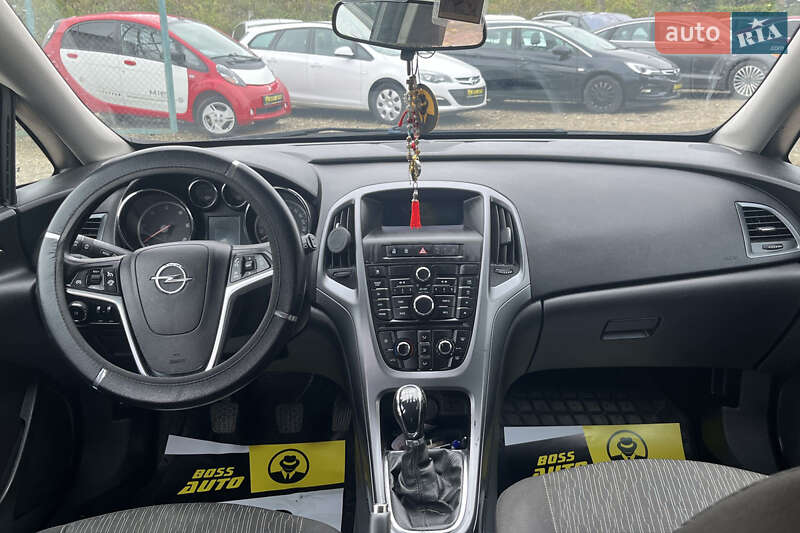 Універсал Opel Astra 2013 в Стрию