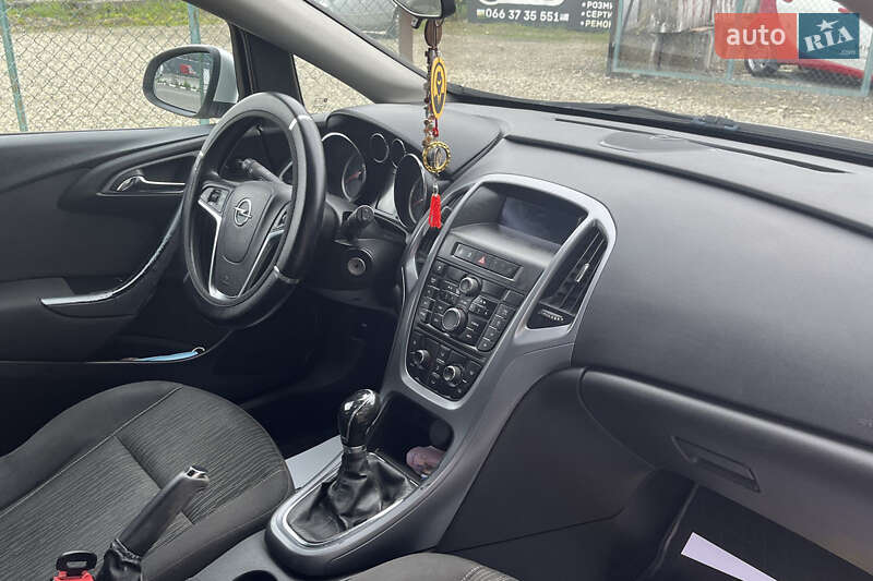 Універсал Opel Astra 2013 в Стрию