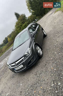 Универсал Opel Astra 2010 в Красилове