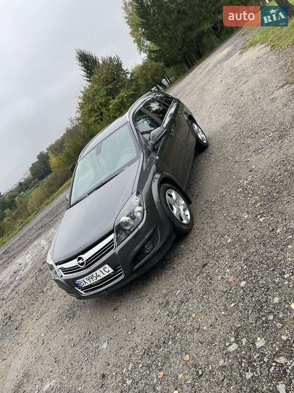Универсал Opel Astra 2010 в Красилове фото Универсал Opel Astra 2010 в Красилове