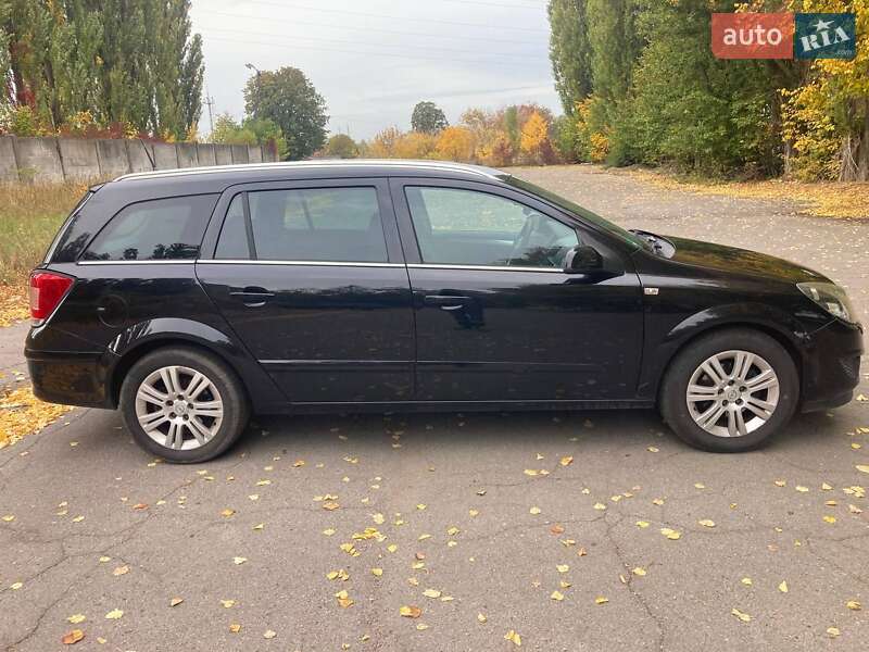 Універсал Opel Astra 2009 в Полтаві