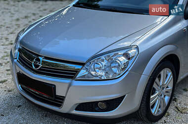 Универсал Opel Astra 2009 в 