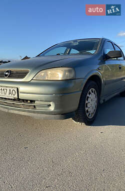 Седан Opel Astra 2006 в 