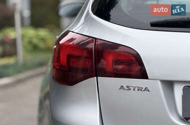 Универсал Opel Astra 2014 в 