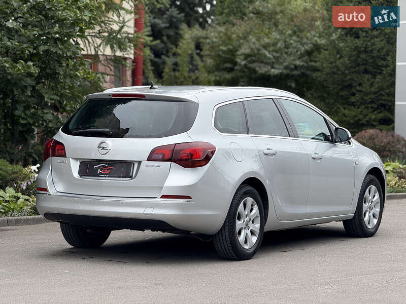 Универсал Opel Astra 2014 в Тернополе