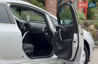 Универсал Opel Astra 2014 в 