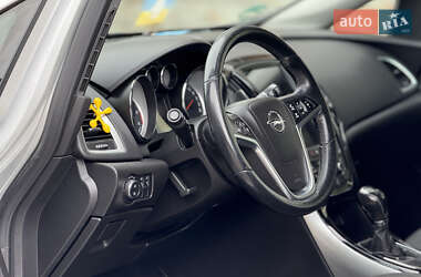 Универсал Opel Astra 2014 в 