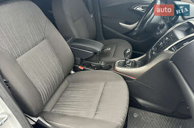 Хэтчбек Opel Astra 2010 в 