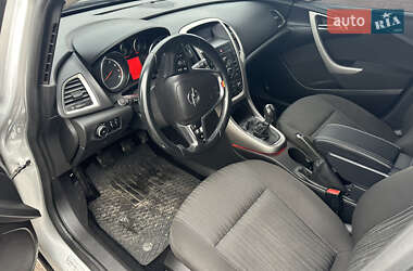 Хэтчбек Opel Astra 2010 в 