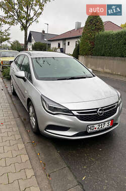 Універсал Opel Astra 2018 в Здолбуніві