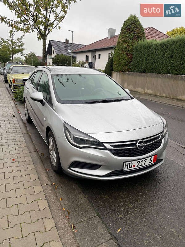 Универсал Opel Astra 2018 в Здолбунове