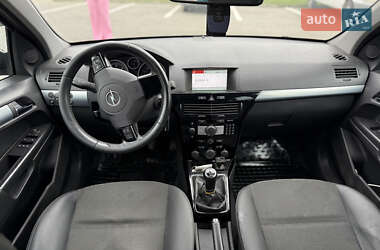 Универсал Opel Astra 2010 в 