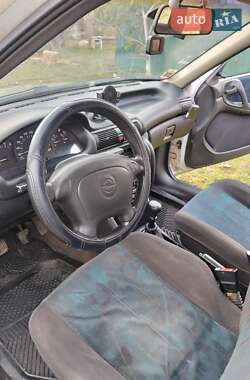 Универсал Opel Astra 1999 в 
