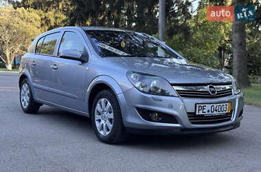 Хэтчбек Opel Astra 2008 в 