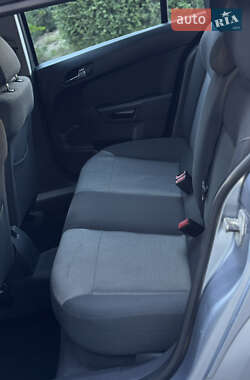Хэтчбек Opel Astra 2008 в 