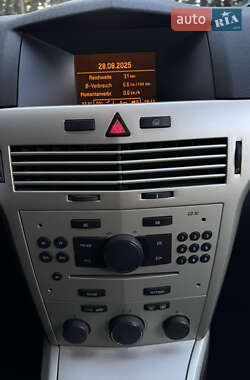 Хэтчбек Opel Astra 2008 в 