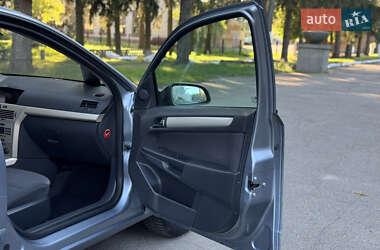 Хэтчбек Opel Astra 2008 в 