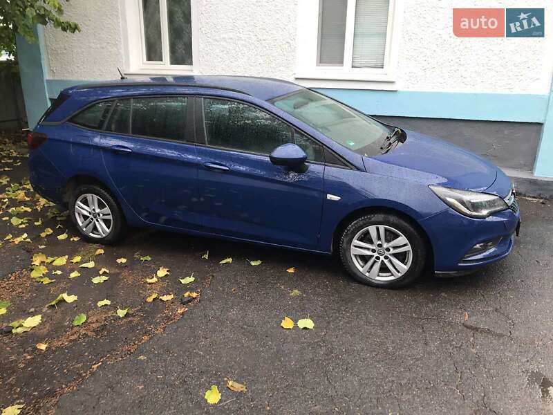 Универсал Opel Astra 2018 в Новоархангельске